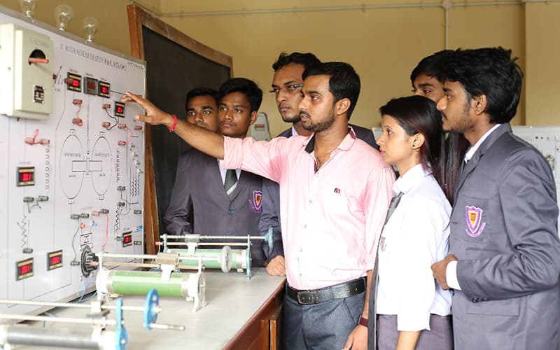 Campus Life & Industry Visit